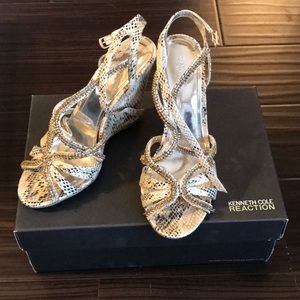 Kenneth Cole Reaction snake Wedge sandal 7.5